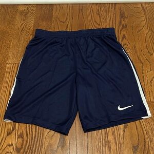 Boys Navy Blue quick dry Nike Shorts NWT size L